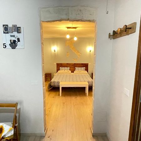 Trevisani Central Station Apartment Bari Bagian luar foto